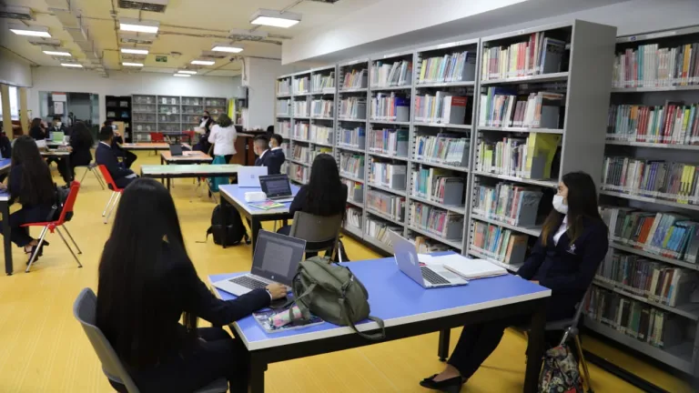 El Centro de Gestión Administrativa del Sena regional Distrito Capital, con el apoyo del SENNOVA, abrieron la primera biblioteca inclusiva para personas con discapacidad en Bogotá.