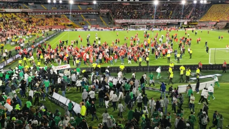 Violencia en el fútbol colombiano: vallas en los estadios | Dimayor