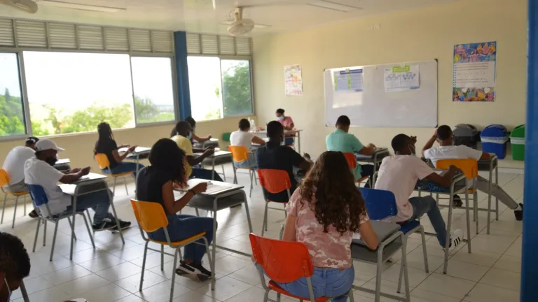 Instituto Colombiano para la Evaluación de la Educación - Icfes, de las pruebas Saber 11 Calendario A, Pre Saber y Validantes en más de 1.600 puntos en 511 municipios.