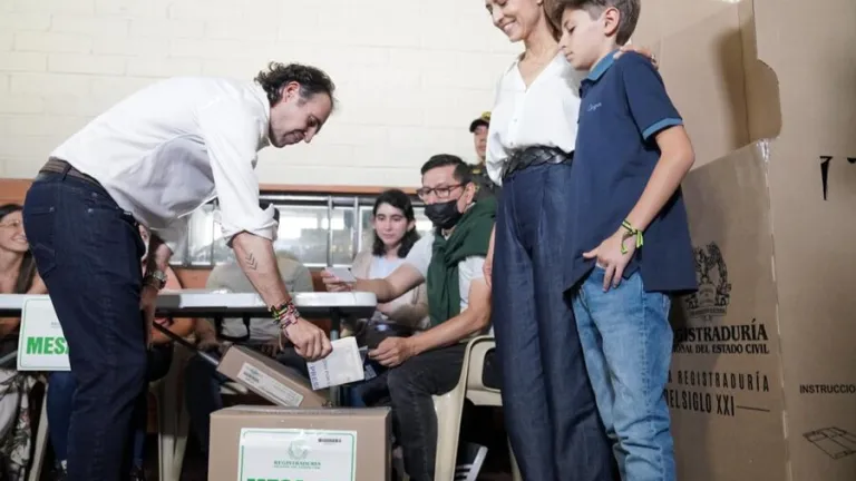 Elecciones presidenciales: Federico Gutiérrez votó y llamó a la unidad 