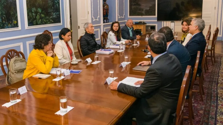Duque recibió el Informe Final de la Comisión de la Verdad
