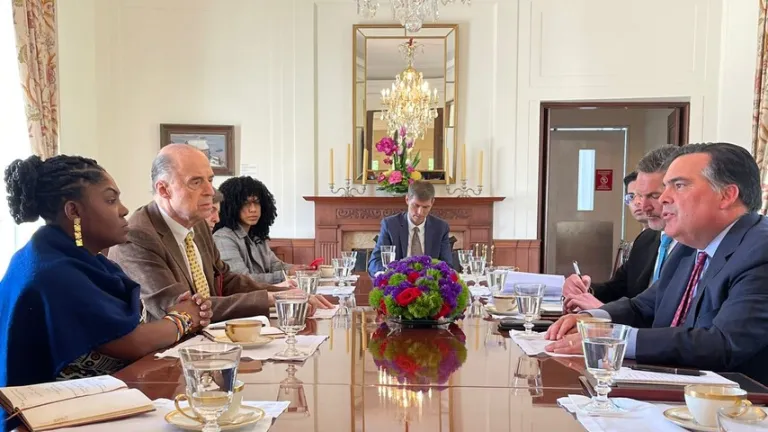 Francia Márquez se reunió con funcionarios de embajada de EE.UU.