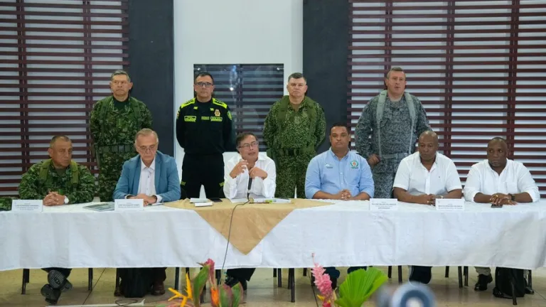 Consejos de seguridad no solo serán con la Fuerza Pública: Petro