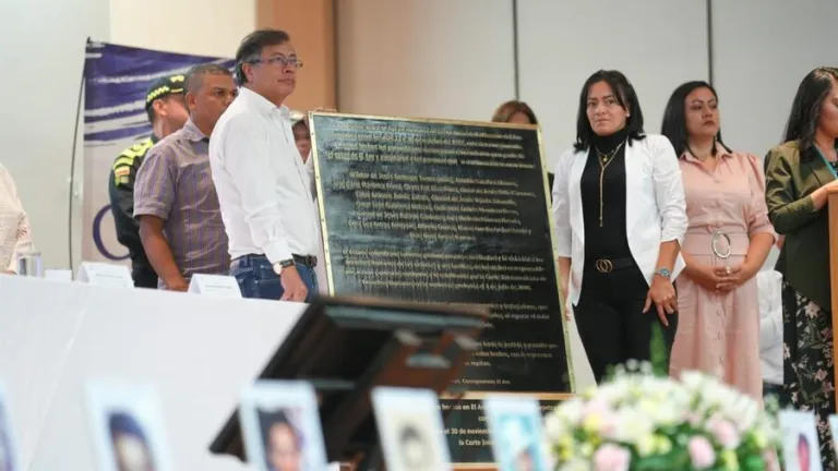 Petro pide perdón a las víctimas de las masacres en Ituango