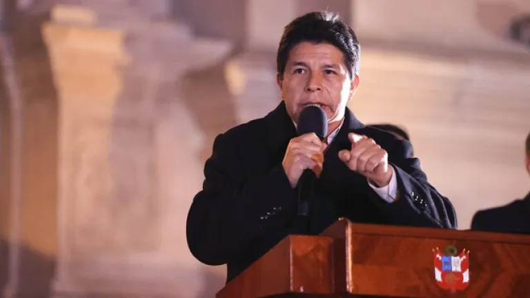 Equipo médico de la Fiscalía peruana realiza prueba toxicológica a Castillo