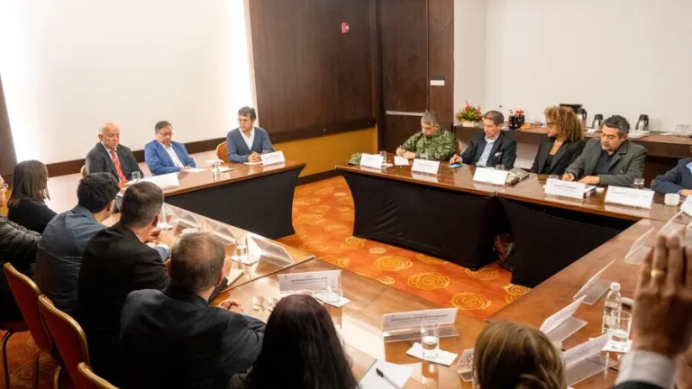 Reunión Petro y delegación negociadora del gobierno con el Eln
