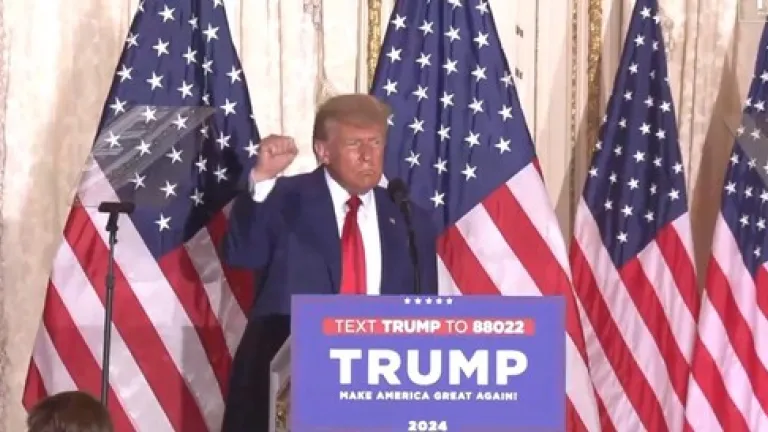 Donald Trump confirmó que se entregaría ante la justicia de su país este jueves