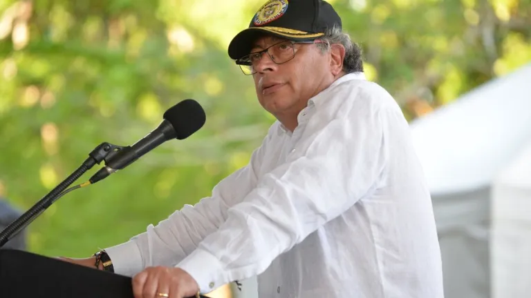 Visita del Presidente Gustavo Petro a Cuba para finalizar negociaciones con el ELN