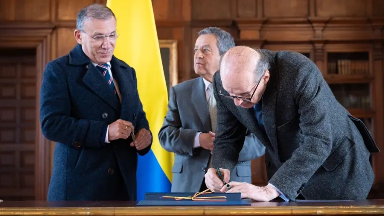 Roy Barreras, posesionado Embajador de Colombia en Reino Unido
