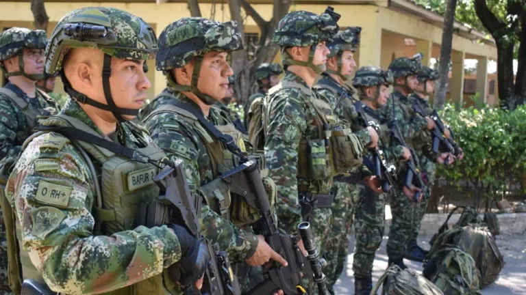 Soldados fueron retenidos por civiles en Briceño, Antioquia. 