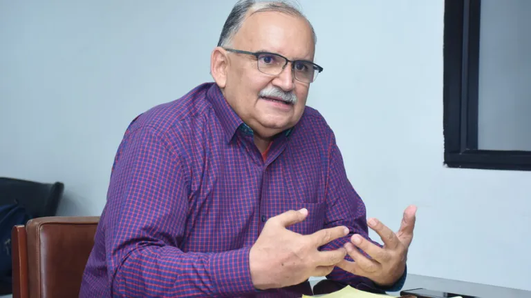 Renuncia de Carlos Ospina 