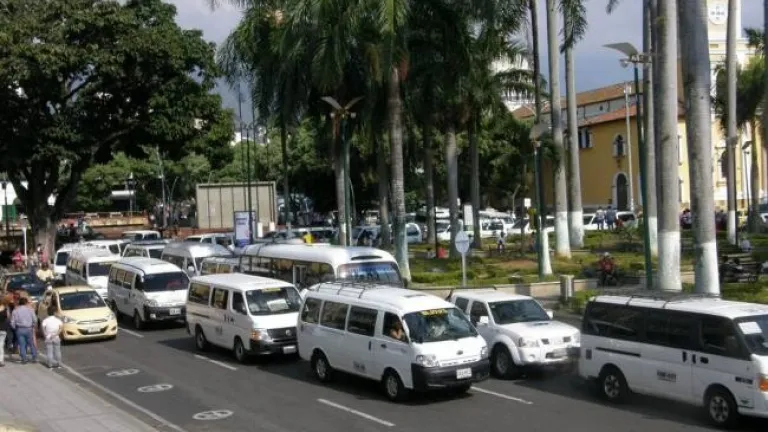 Transporte escolar en Colombia: investigan a 8 empresas