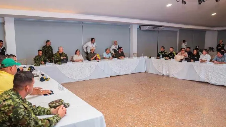 Consejo de seguridad entre Presidente y Fuerza Pública en Santa Marta