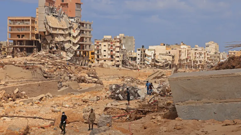 Brote de enfermedades, nueva amenaza en Libia tras las inundaciones 