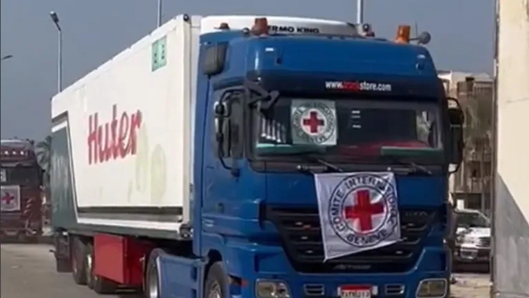 Entra a Gaza desde Egipto el primer equipo médico extranjero