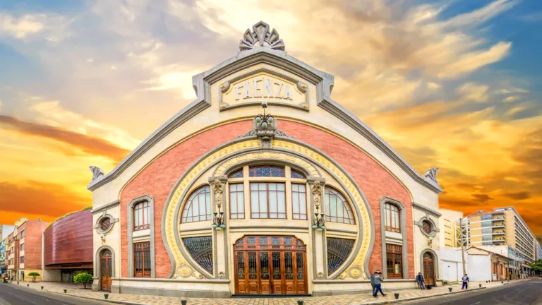 El Teatro Faenza, de la Universidad Central, cumple 100 años