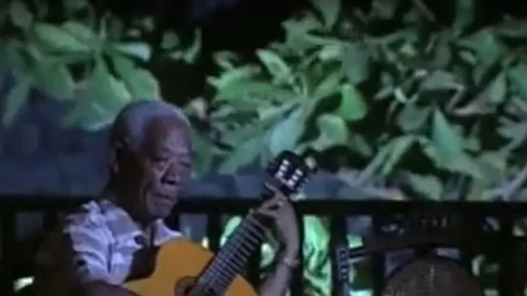 El centenario de Sofronín Martínez, su guitarra y su bolero