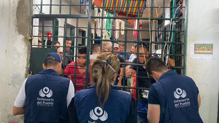 Hacinamiento en centros de detención Neiva 