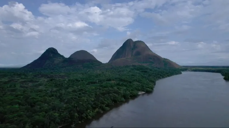 Turismo en Guainía: cerros de Mavicure | Respira Amazonía 