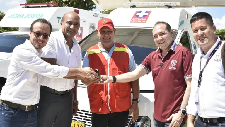 Cesar Gobierno nacional entregó siete vehículos de transporte asistencial