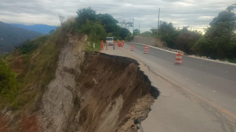 Cierre parcial en la vía que del Huila conecta al sur del país