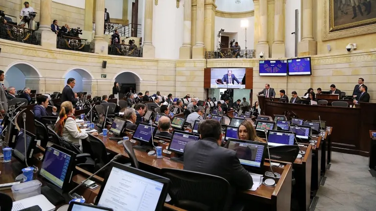 Congresistas ganaran 52 millones 