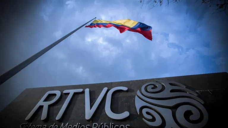 Extrema derecha contra RTVC: hostigamiento y ataques a la prensa pública