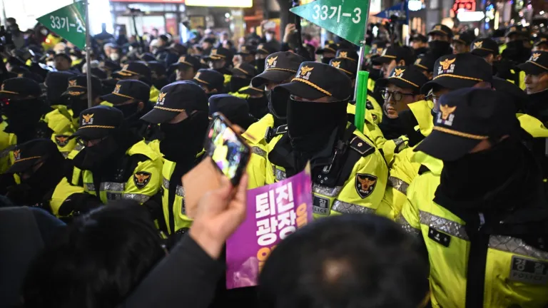 Corea del Sur, crisis ley marcial