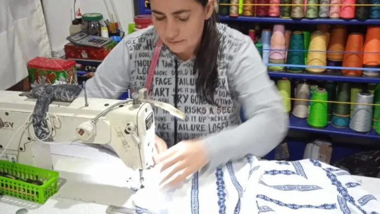 Profesión: costurera y modista, así es la profesión en Colombia