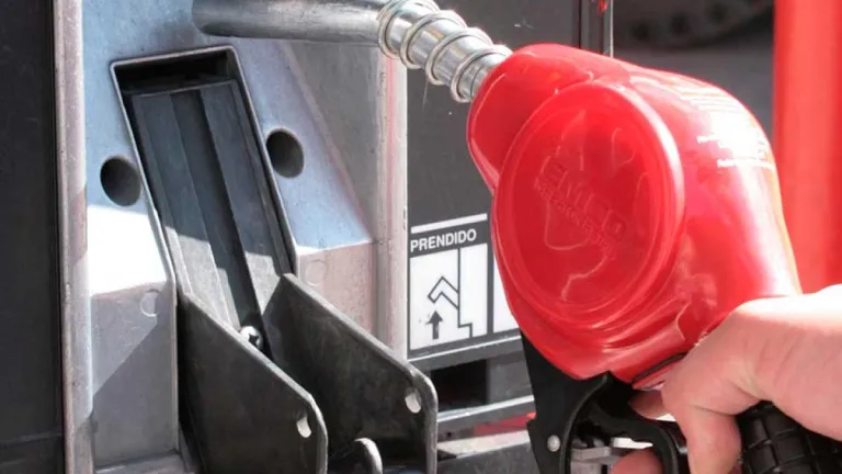 Cuánto baja la gasolina en marzo 2026