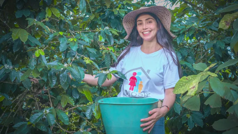 Mujeres rurales del Catatumbo siembran paz y desarrollo con su marca de café “Un Grano para la Paz”