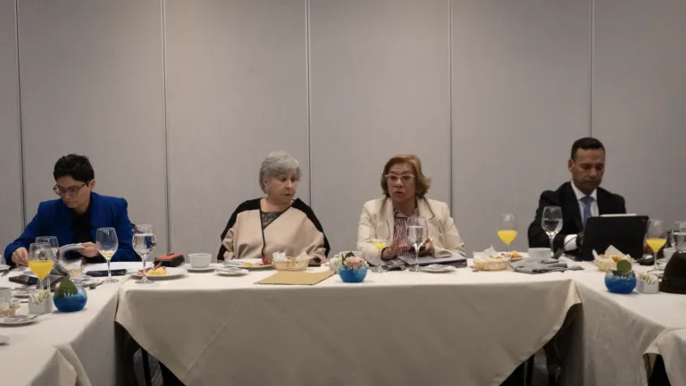 Delegación de Colombia viaja a Quito 