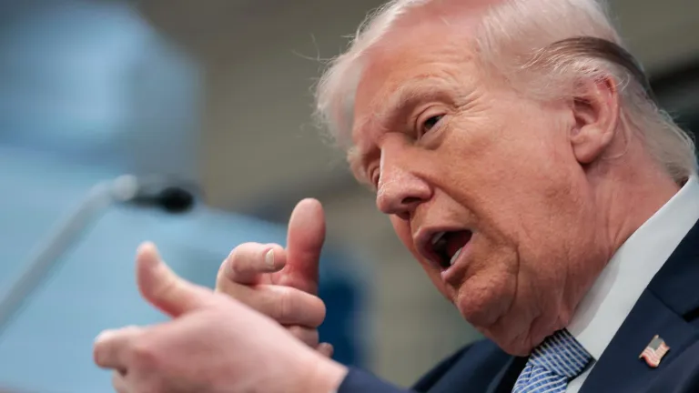 Donald Trump amenaza a Irán si no hay acuerdo  