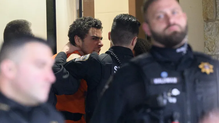 Sospechoso de asesinar a ejecutivo en Nueva York 