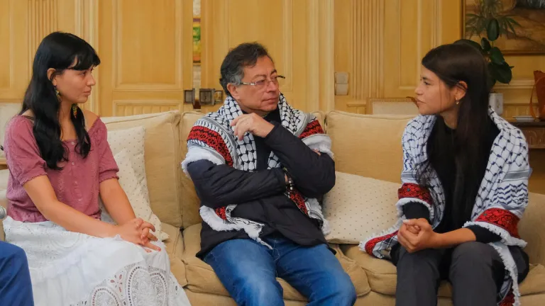 Gustavo Petro regresó al país con las colombianas secuestradas en Israel