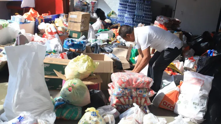Estos son los puntos de acopio y recepción de ayudas en las principales ciudades de Colombia, tras el terremoto de este lunes