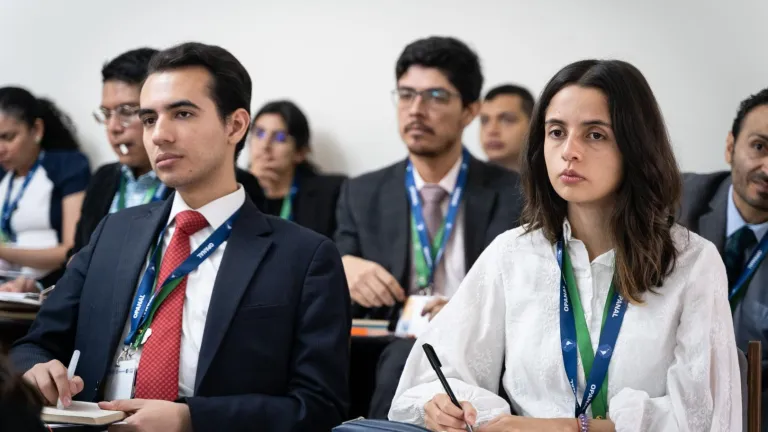 Carrera Diplomática y Consular 2027: requisitos, inscripción
