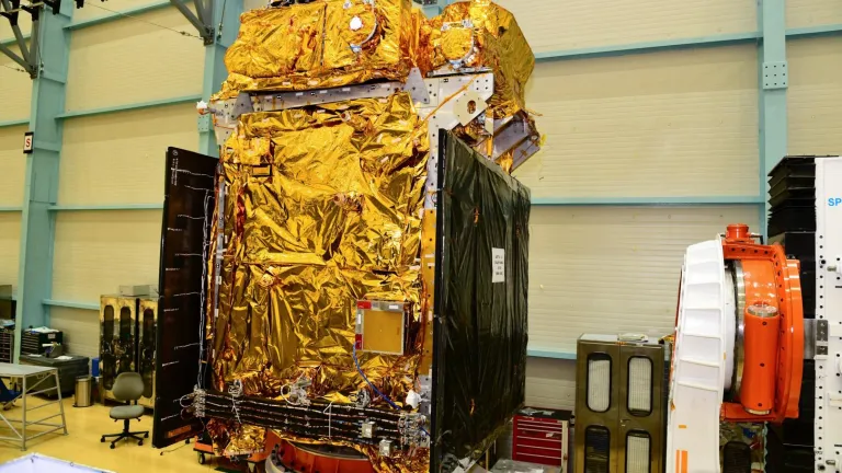 India lanza satélite para estudiar el sol 