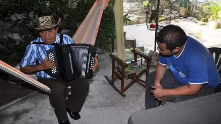 Canciones para dedicar en amor y amistad 2023