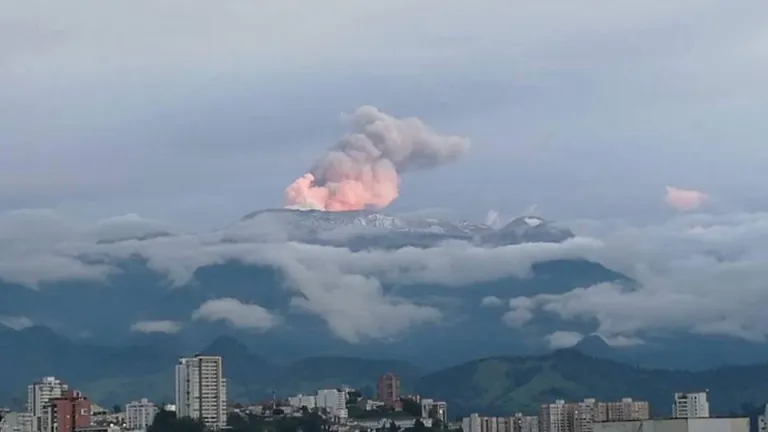 Rutas de evacuación por erupción del Nevado del Ruiz en Tolima 
