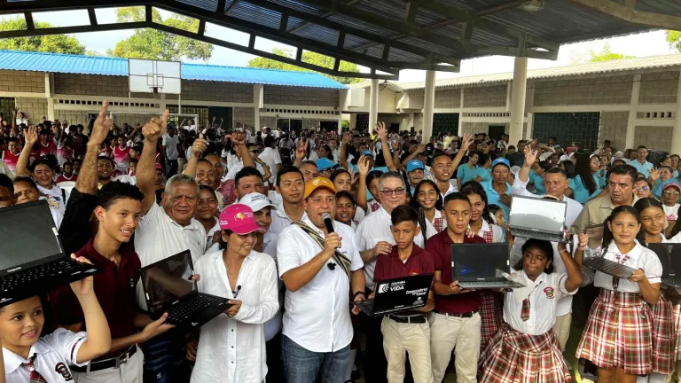 20 mil estudiantes del Magdalena recibieron herramientas tecnológicas por el MinTIC