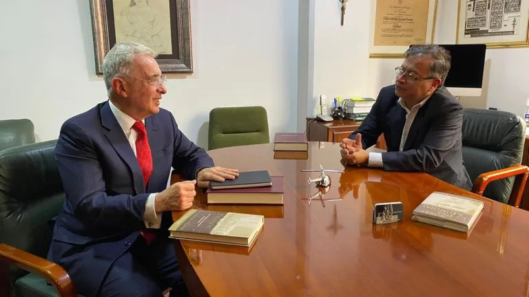 Reunión de Gustavo Petro y Álvaro Uribe