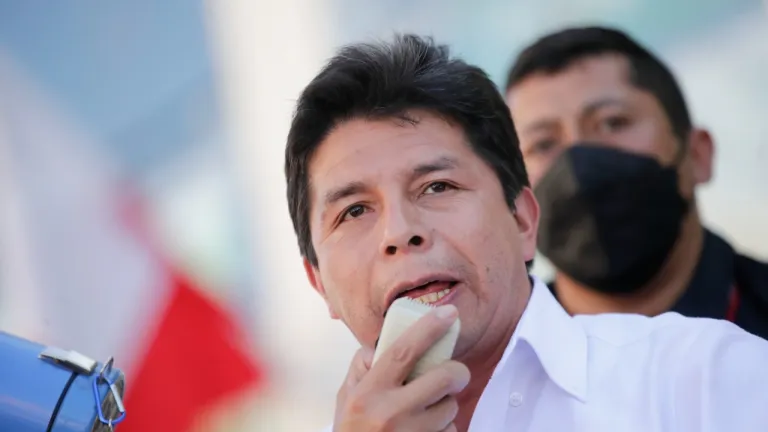 Pedro Castillo: “Quieren quebrantar el orden constitucional”
