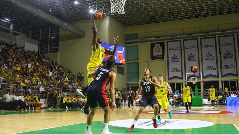 Selección Colombia de Baloncesto perdió ante EE.UU.
