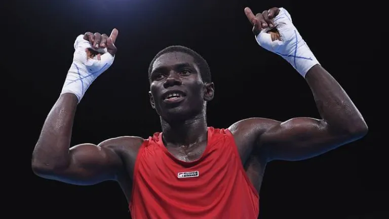 Yuberjen Martínez ganó su primer título en el boxeo profesional