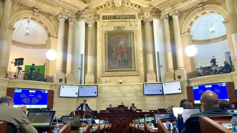 Cambio de partido de los congresistas: Radican proyecto de ley