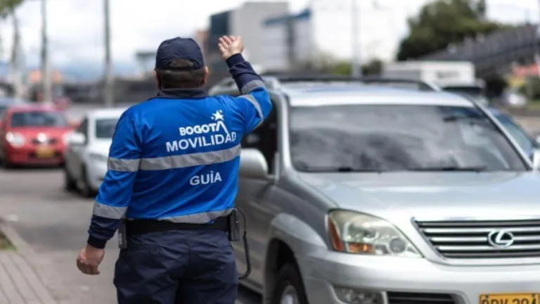 Pico y placa Bogotá HOY: martes 1 abril 2025 particulares y taxis