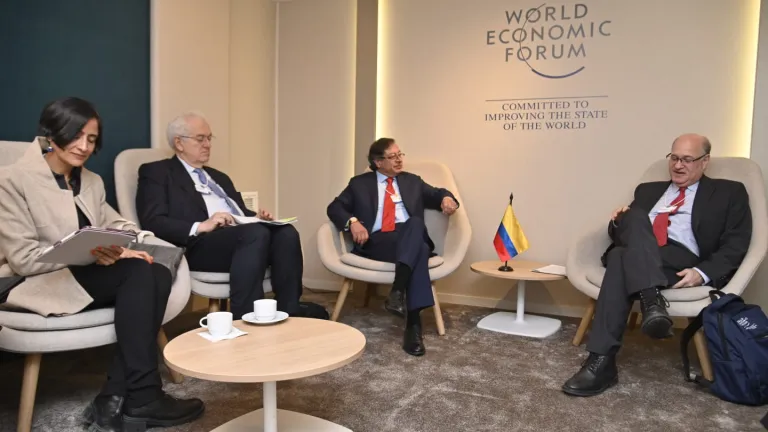 Foro Económico Mundial: BID y OMS apoyarán propuestas de Petro