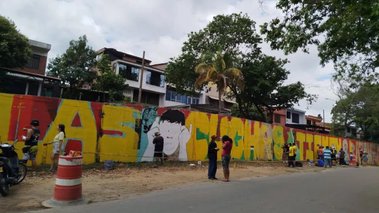 Mural Las Cuchas tienen Razón en Florencia