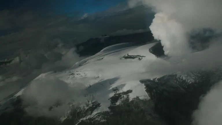 Volcán del Ruiz qué significa la nueva emisión de ceniza